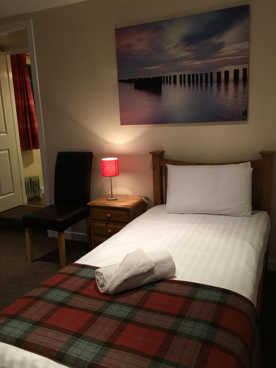 Carisbrooke Guest House Инвернес Екстериор снимка